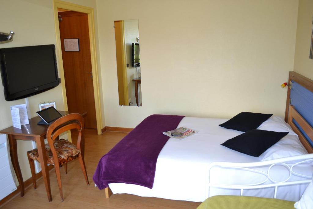 Hotel Restaurant Davat Brison-Saint-Innocent Room photo