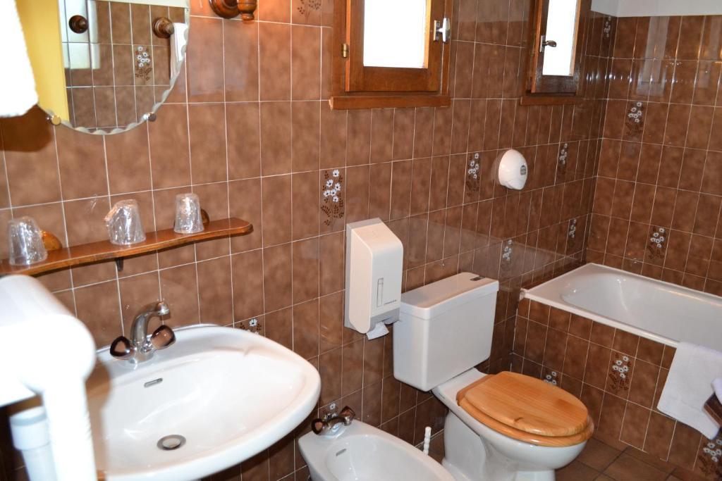 Hotel Restaurant Davat Brison-Saint-Innocent Room photo